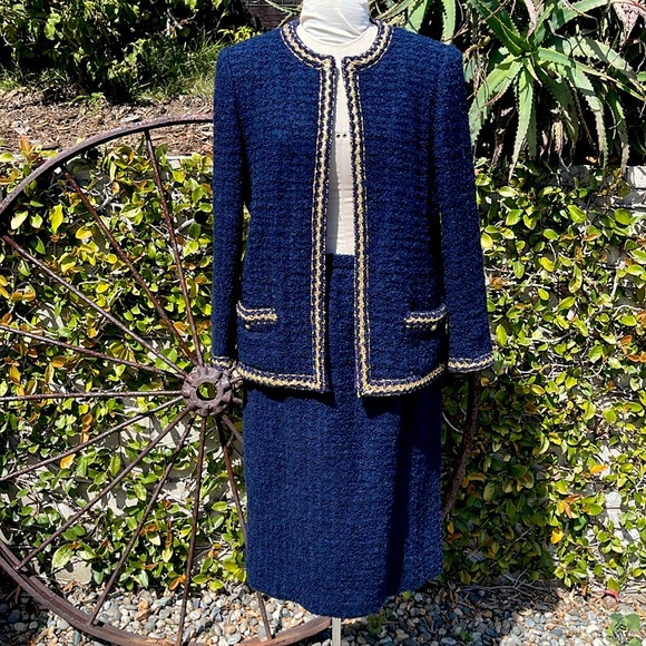 Neiman Marcus 1970s Abe Schrader boucle skirt suit - Picture 1 of 10